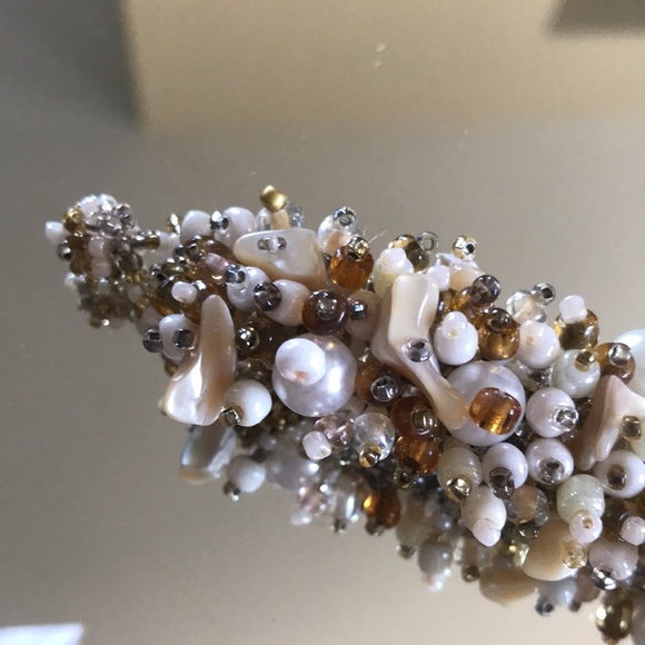 Beachy Boho Beaded Shell Bracelet - Picture 10 of 11